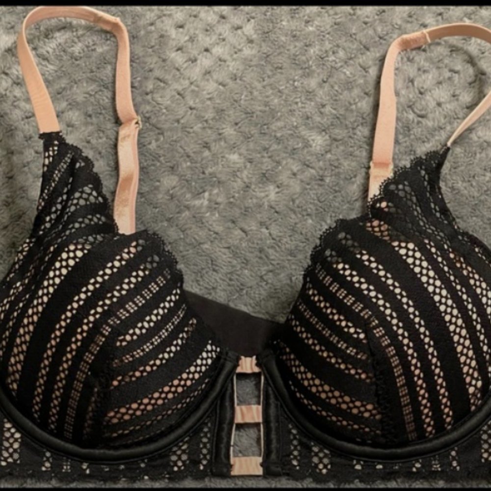 Victorias Secret NWOT Bra